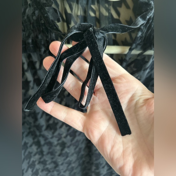 ✌️4/$20✌️Houndstooth blouse - Picture 3 of 8